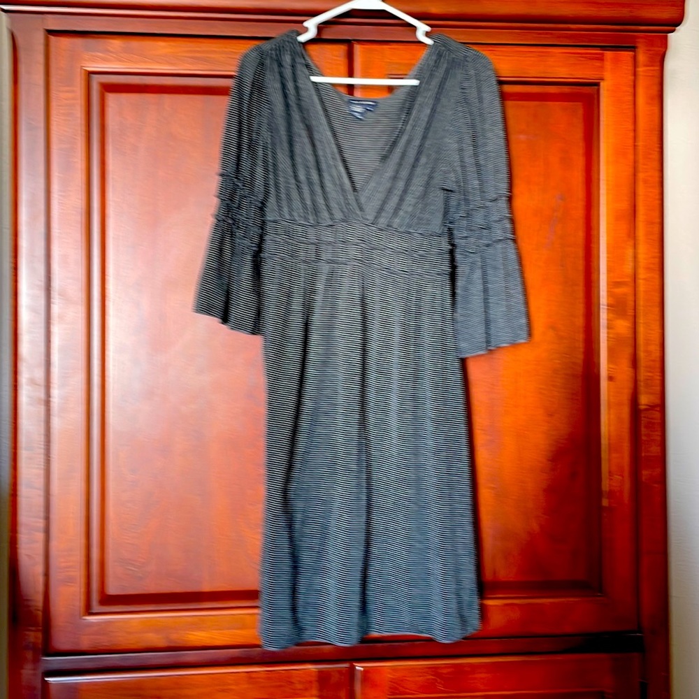 Max edition soft cotton dress 3/4 bell sleeves v neck gray and black stripes